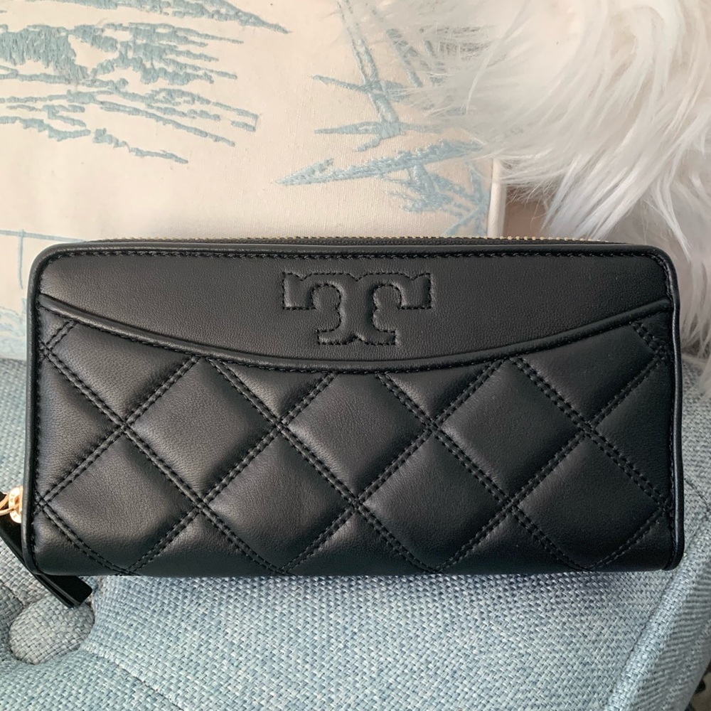 NWT Tory Burch Savannah Continental Wallet